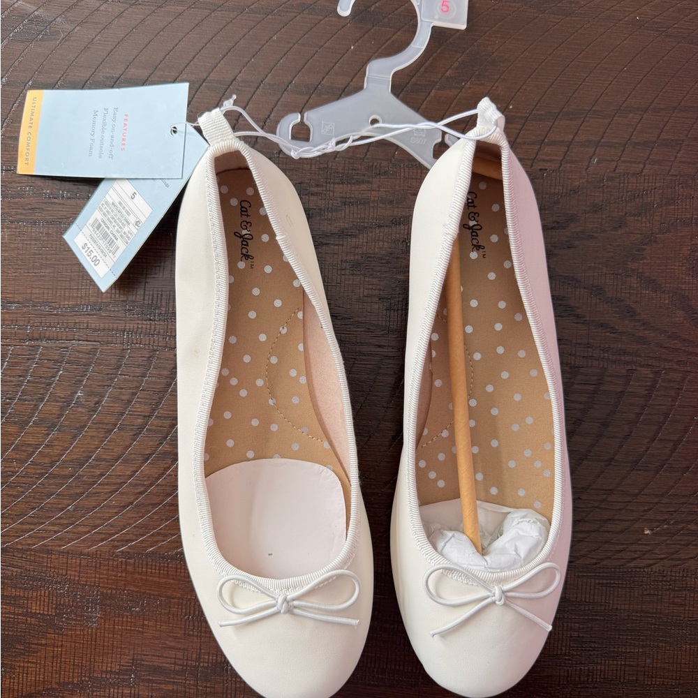 Cat & Jack Cream Ballet Flats with Bow Accent